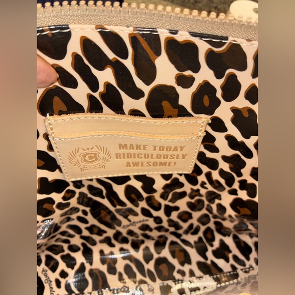 Beautiful Consuela Downton Crossbody Everleigh - Picture 2 of 16